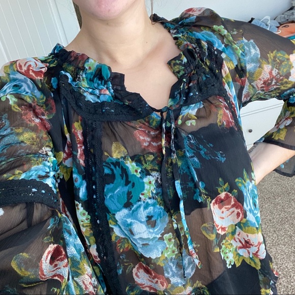 Buckle Blouse - Picture 9 of 9